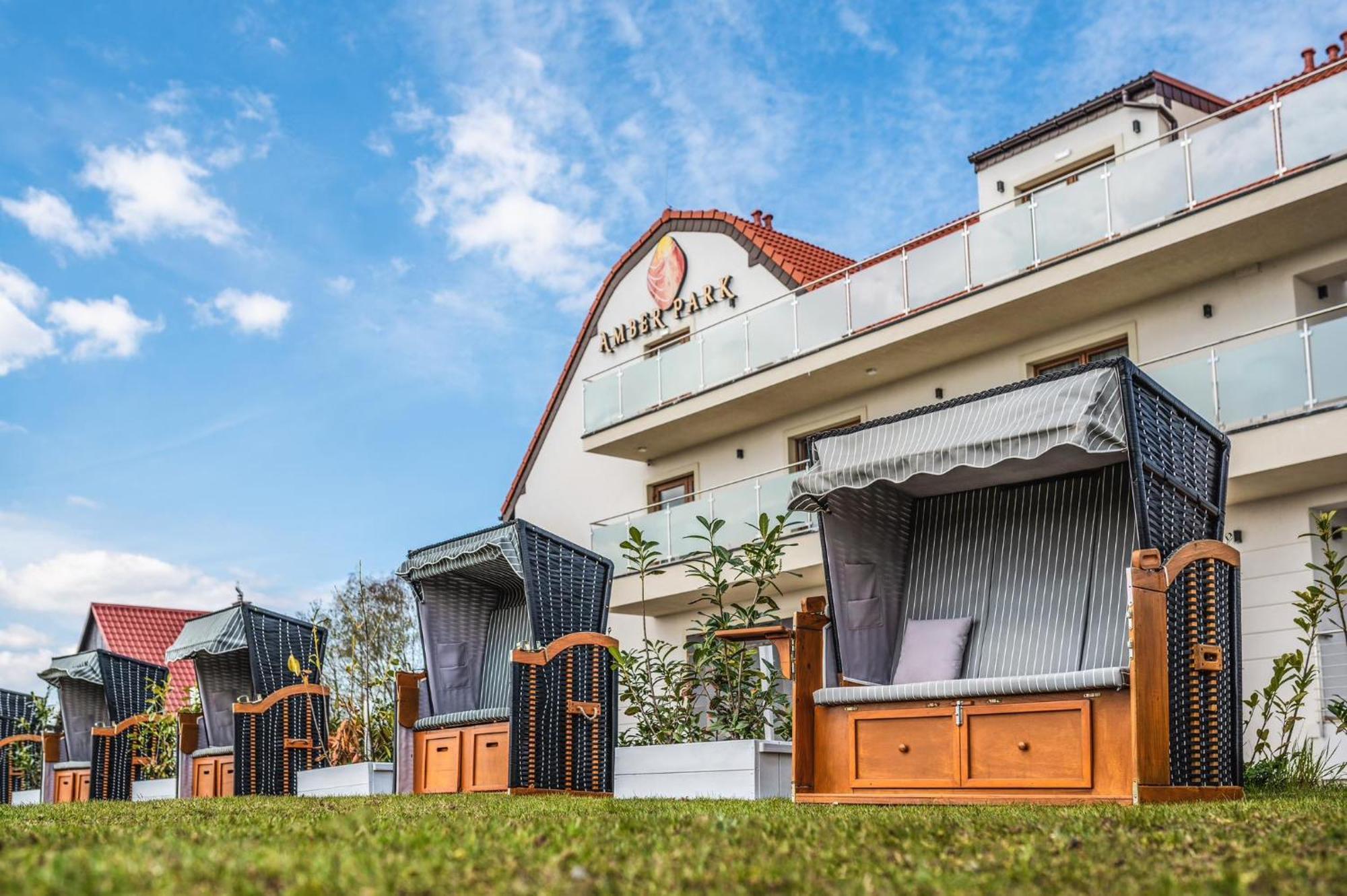 Olivina Park Spa - Domki Z Dostepem Do Krytego Basenu, Saun, Wyzywienia I Atrakcji Dla Dzieci Niechorze Exterior photo